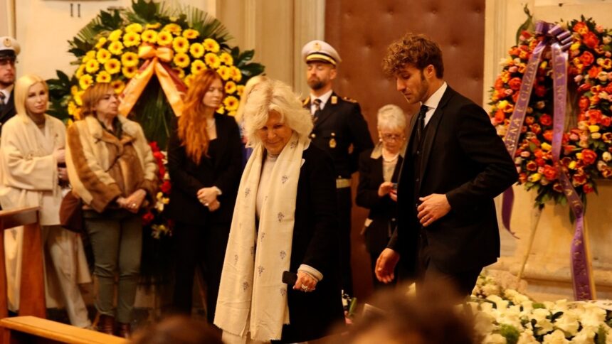 Funerale Eleonora Giorgi: "Esempio di amore e dignità, mancherà la sua luce" 1