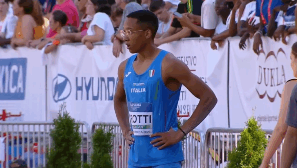 Francesco Crotti conquista l’oro nel salto triplo.