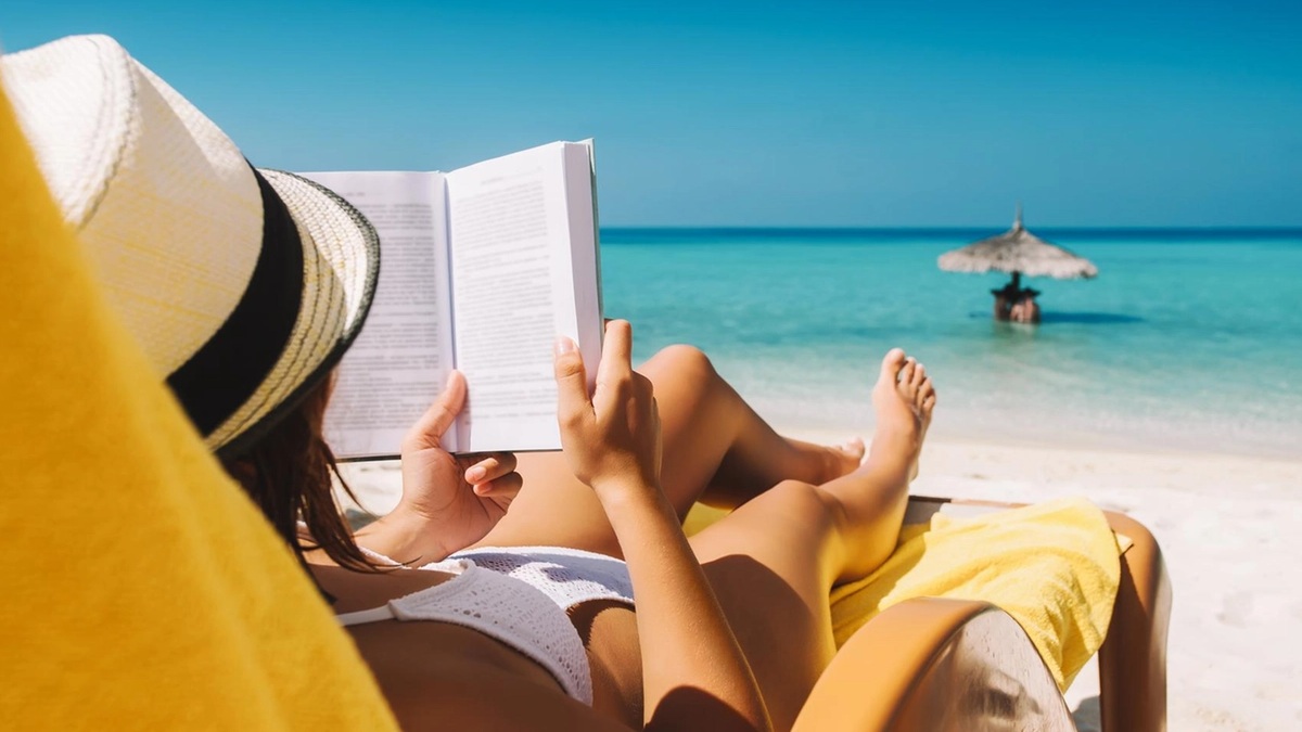 7 letture da ombrellone perfette per quest’estate 3 Leggere in spiaggia.