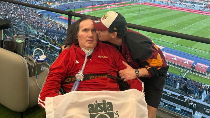 Papà ti porto io allo stadio, la Roma accoglie con amore Angelo malato di SLA 1