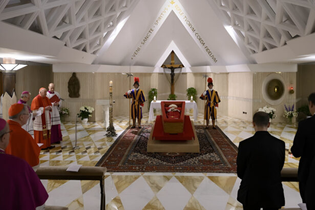 Papa Francesco, lo spostamento a San Pietro, il funerale e il Conclave 17