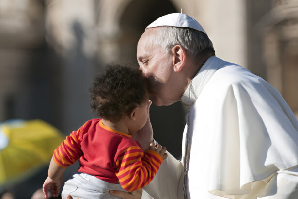 Papa Francesco, il suo impegno e amore per i bambini 15