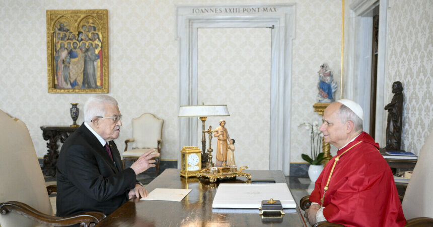 Papa Leone XIV incontra Abbas, di cosa hanno parlato il pontefice e il presidente palestinese 2 Papa Leone XIV incontra Abbas, di cosa hanno parlato il pontefice e il presidente palestinese 1