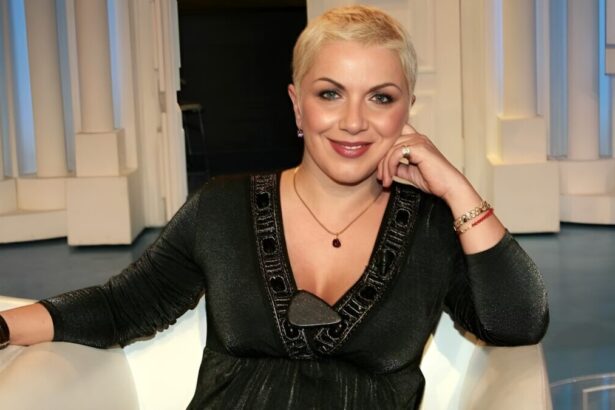 Rosanna Banfi operata per la recidiva del tumore dopo 16 anni: "È andata, l'abbiamo cacciato" 18