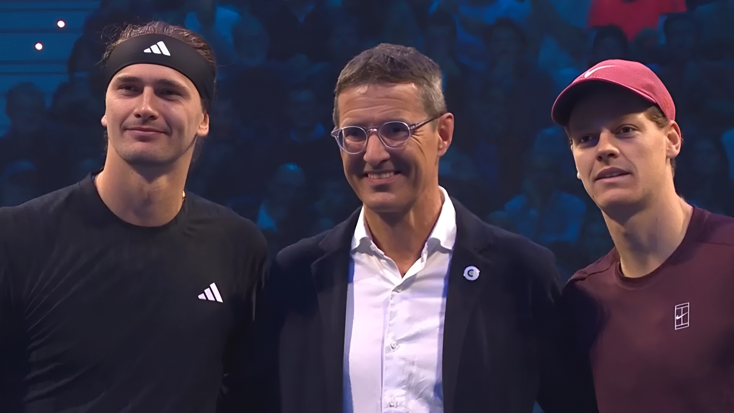 Sinner domina a Torino, la vittoria su Zverev lo proietta in semifinale 4 Sinner domina a Torino, la vittoria su Zverev lo proietta in semifinale 3