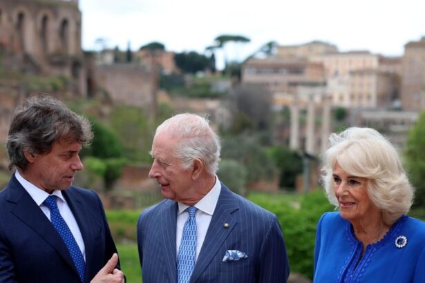 Alberto Angela guida d'eccezione per Carlo e Camilla: "Un regalo, dalle foto capirò cos'è successo" 13