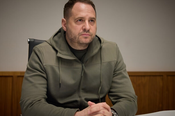 Chi è Andrij Yermak, braccio destro di Zelensky che lavora per la pace 11