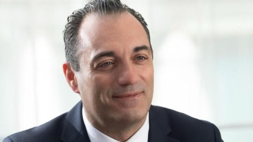 Chi è Antonio Filosa, AD di Stellantis esperto del mercato USA: crisi superata? 2 Chi è Antonio Filosa, AD di Stellantis esperto del mercato USA: crisi superata? 1