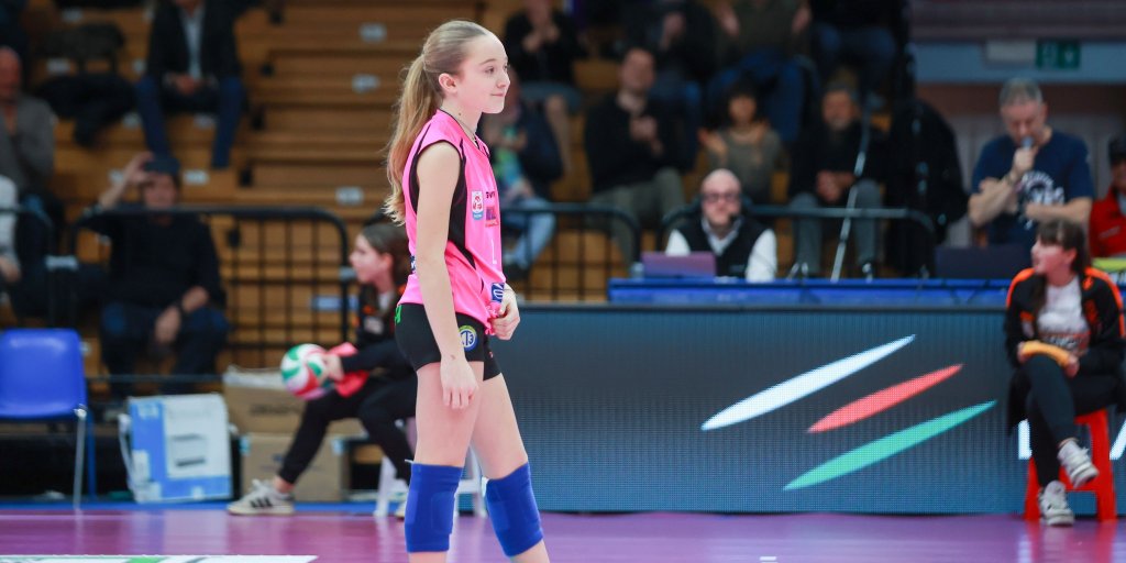 Chi è Arianna Manfredini, a 13 anni è la più giovane pallavolista della Serie A 4 Chi è Arianna Manfredini, a 13 anni è la più giovane pallavolista della Serie A 3