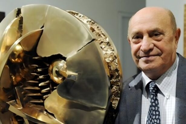 Chi era Arnaldo Pomodoro, genio della scultura contemporanea per le sue sfere 5