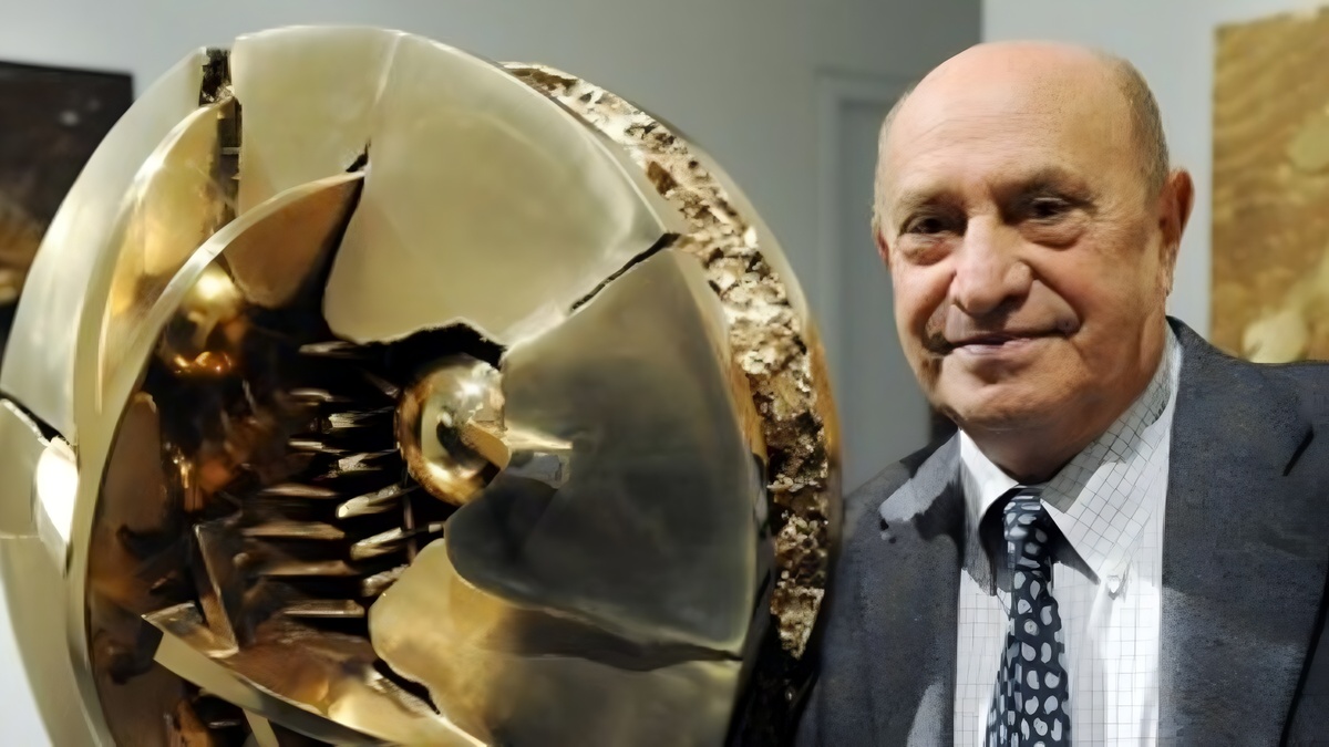Chi era Arnaldo Pomodoro, genio della scultura contemporanea per le sue sfere 15