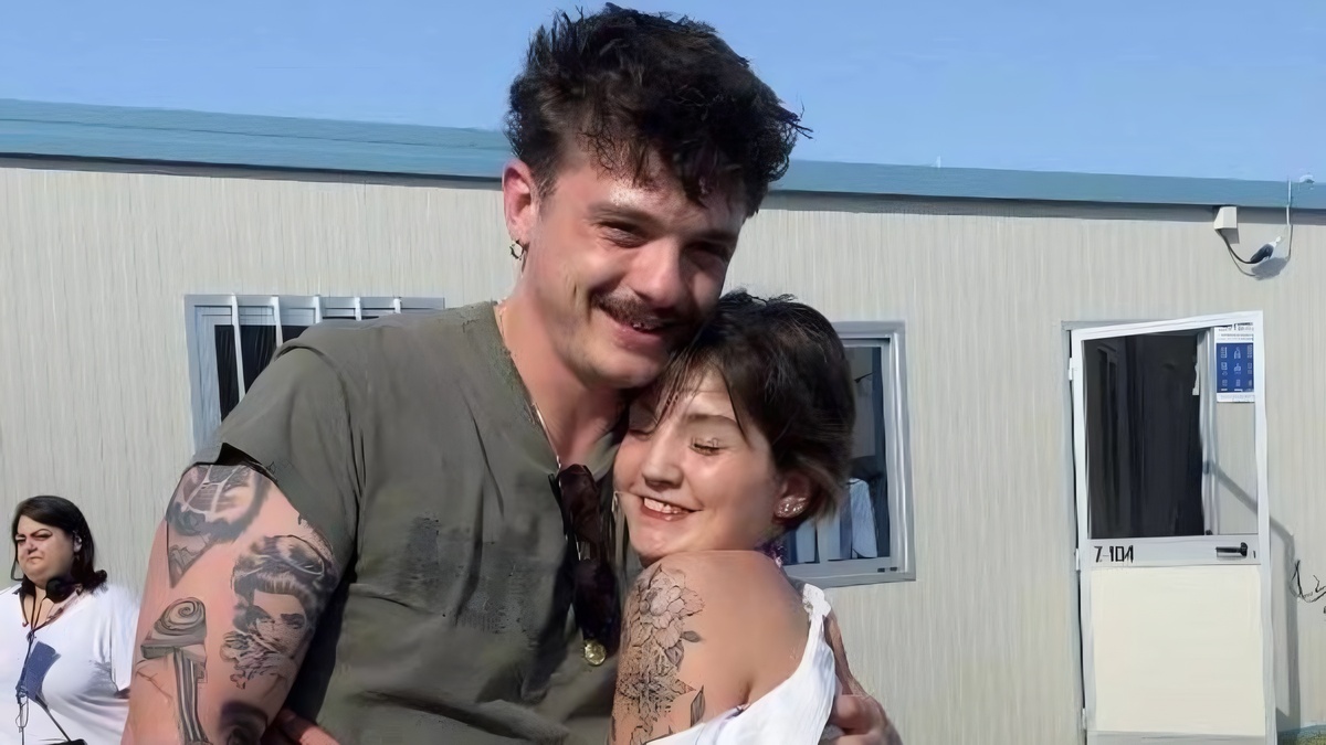 Aurora e l'abbraccio con Olly: "Mi sono svegliata dal coma grazie alla tua voce" 17