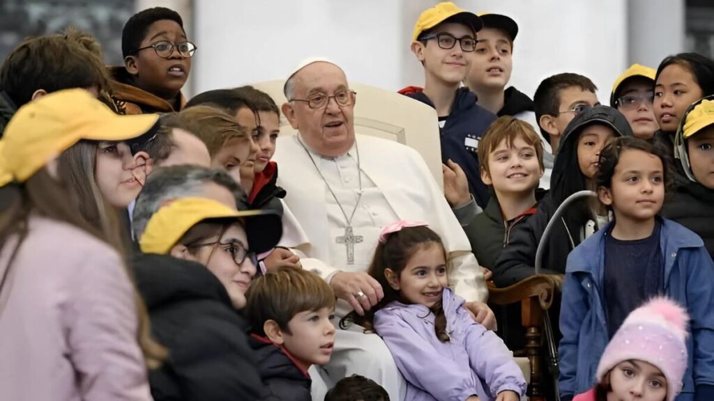 Papa Francesco, il suo impegno e amore per i bambini 3