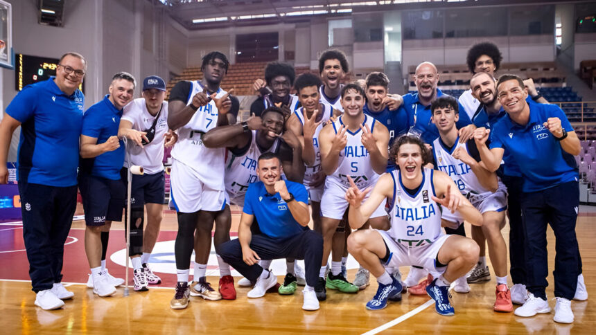 Basket under 20, l'Italia batte la Lituania in finale: "Siamo campioni d'Europa" 2 Basket under 20, l'Italia batte la Lituania in finale: "Siamo campioni d'Europa" 1