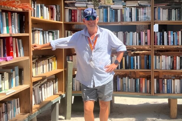 Il fascino di Beach Library, la biblioteca in riva al mare ad Alghero 15
