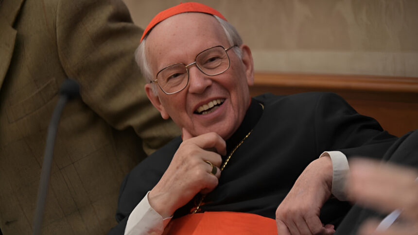 Chi è Giovanni Battista Re, il cardinale che celebrerà il funerale del Papa 2 Chi è Giovanni Battista Re, il cardinale che celebrerà il funerale del Papa 1