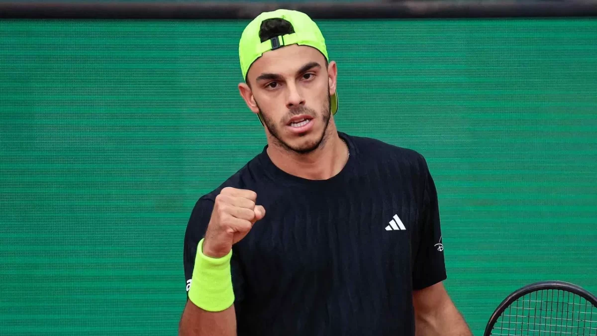 Chi è Francisco Cerúndolo, l'avversario di Sinner al Masters 1000 di Parigi 4 Chi è Francisco Cerúndolo, l'avversario di Sinner al Masters 1000 di Parigi 3