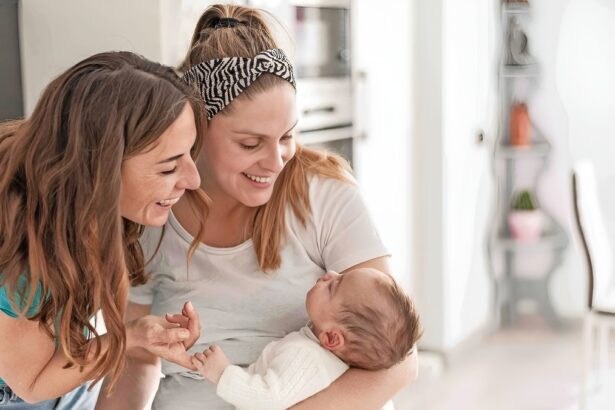 Coppie omogenitoriali: "La madre intenzionale ha diritto a congedo di paternità" 10