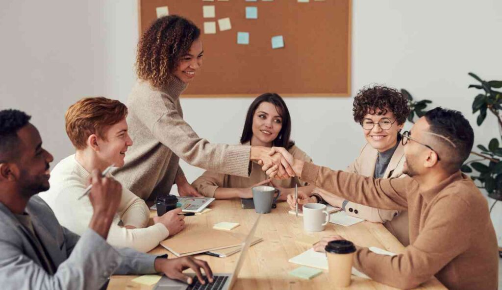 Spagna, proposte meno ore di lavoro ma stesso stipendio: "Persone più felici" 3