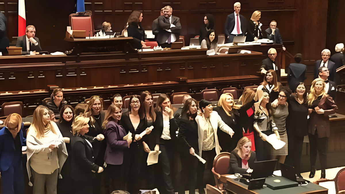 Violenza di genere, arriva in Cdm il disegno di legge che tutela le donne 15