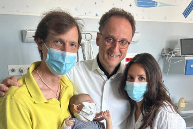 Doppio trapianto, mamma salva la figlia donandole parte di fegato: "È il primo caso in Italia" 15