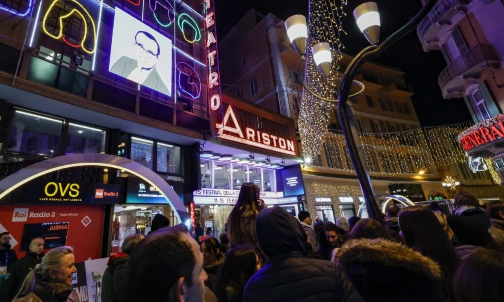 Festival di Sanremo, pubblicato il bando: tra 40 giorni sapremo se sarà trasmesso ancora dalla Rai 3