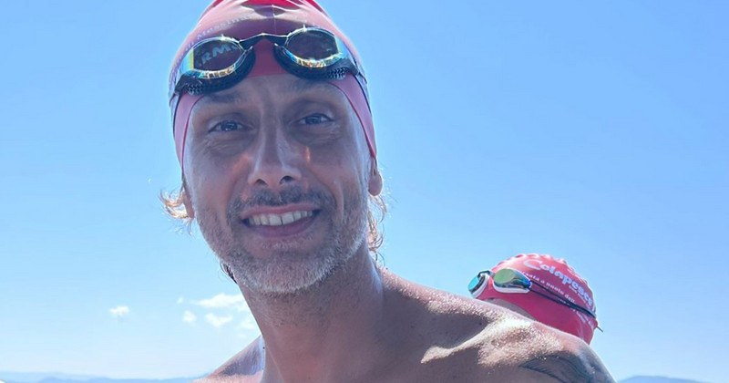 Attraversa lo Stretto a nuoto per combattere la leucemia: "Un segno di speranza" 3