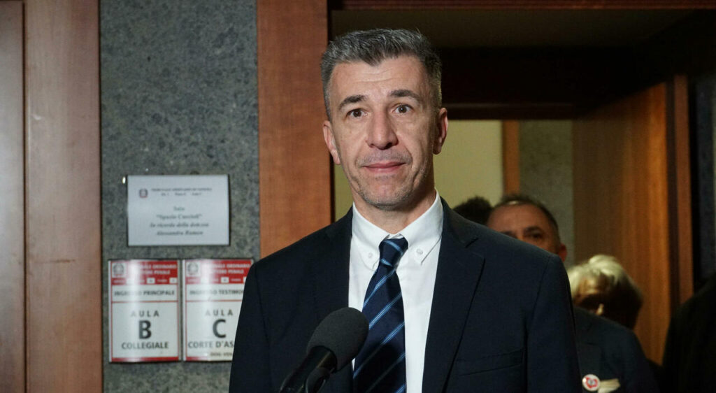 Due anni senza Giulia Cecchettin, il padre: "Il mio mondo si è fermato, io no" 4 Due anni senza Giulia Cecchettin, il padre: "Il mio mondo si è fermato, io no" 3