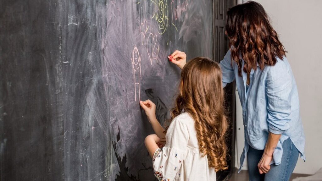 Scuola, aumento di 150 euro per gli insegnanti: tutte le proposte dei sindacati 3