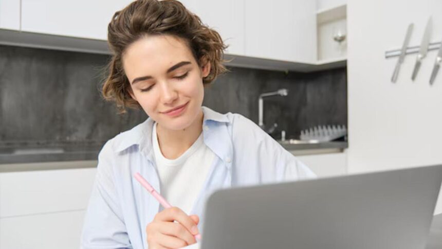 In arrivo 3,6 milioni di posti di lavoro in Italia: le 7 lauree più richieste 2 In arrivo 3,6 milioni di posti di lavoro in Italia: le 7 lauree più richieste 1