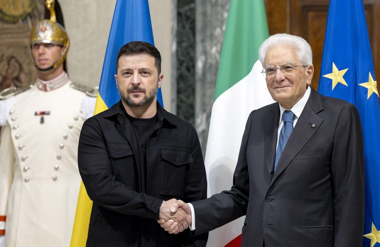 Zelensky a Roma incontra Mattarella e il Papa: al centro la pace in Ucraina 4 Zelensky a Roma incontra Mattarella e il Papa: al centro la pace in Ucraina 3