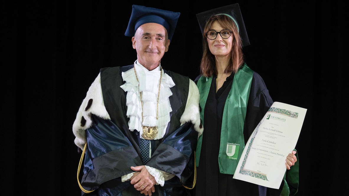 Dottorato ad honorem a Paola Cortellesi: "Un incoraggiamento al mio lavoro" 4 Dottorato ad honorem a Paola Cortellesi: "Un incoraggiamento al mio lavoro" 3