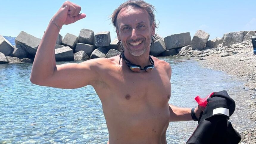 Attraversa lo Stretto a nuoto per combattere la leucemia: "Un segno di speranza" 1