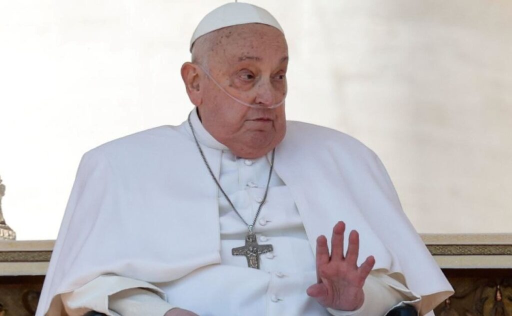 Lievi miglioramenti per Papa Francesco: celebrerà la messa di Pasqua? 4 Lievi miglioramenti per Papa Francesco: celebrerà la messa di Pasqua? 3