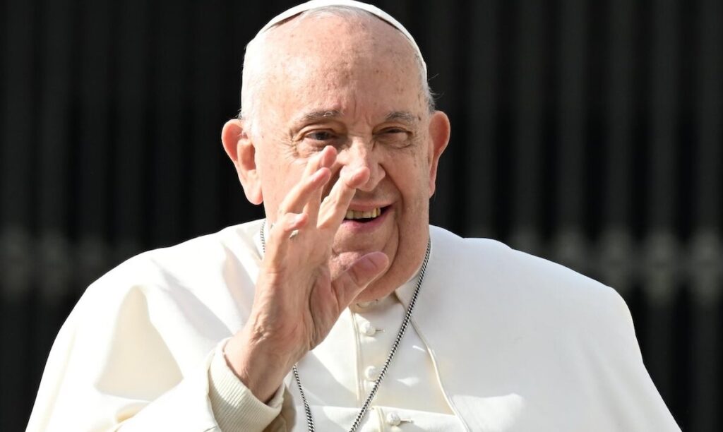 Papa Francesco, i medici sciolgono la prognosi: "Non è in pericolo di vita" 3