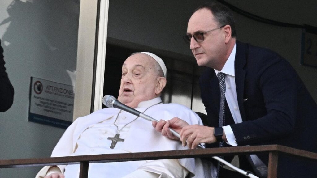 Papa Francesco dimesso: cosa dicono i medici e quando lo rivedremo al Giubileo 3