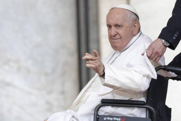 Papa Francesco e il racconto della malattia: com’è cambiata la comunicazione rispetto al passato 10