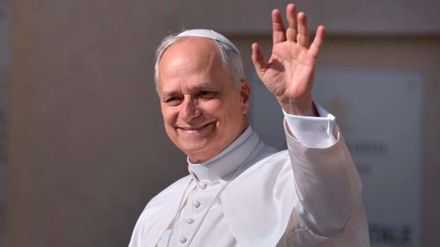 Arriva il documentario su Papa Leone: "È sempre stato al servizio della gente" 1