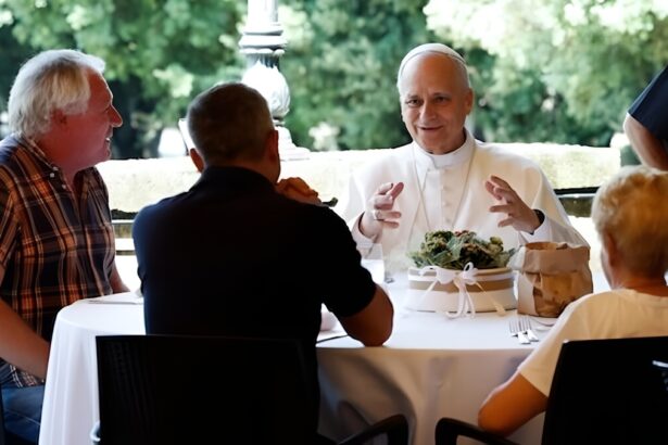 Papa Leone a pranzo con i poveri: "In questa comunione viviamo insieme a Dio" 11