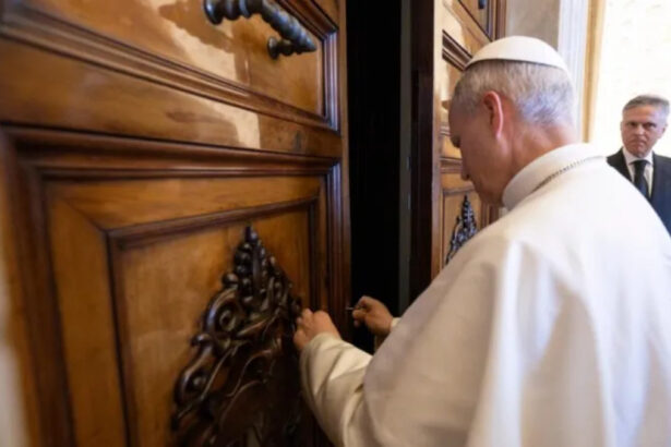 Riaperto da Papa Leone XIV lo storico appartamento papale: era vuoto da 12 anni 14