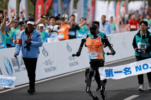 La prima maratona mista tra uomini e robot: quando l’innovazione corre con l’umanità 69