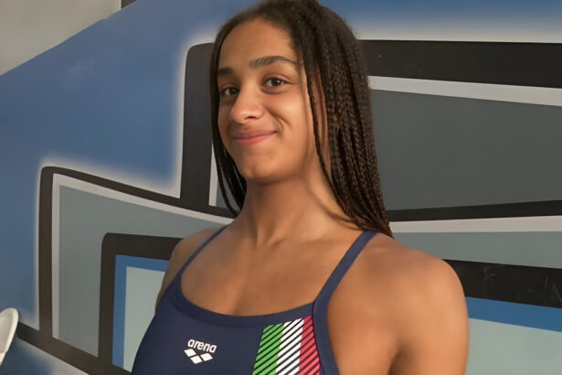 Sara Curtis vola nei 100 stile libero: battuto il record di Federica Pellegrini 18