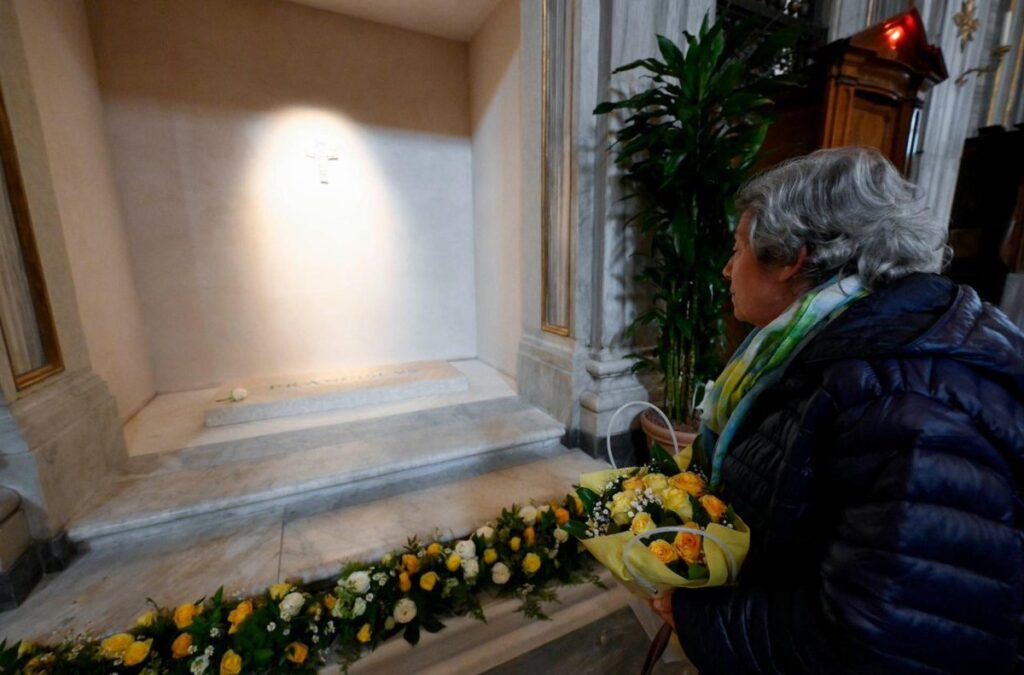 Com’è la Tomba del Papa, perché è a Santa Maria Maggiore e chi giace accanto? 3