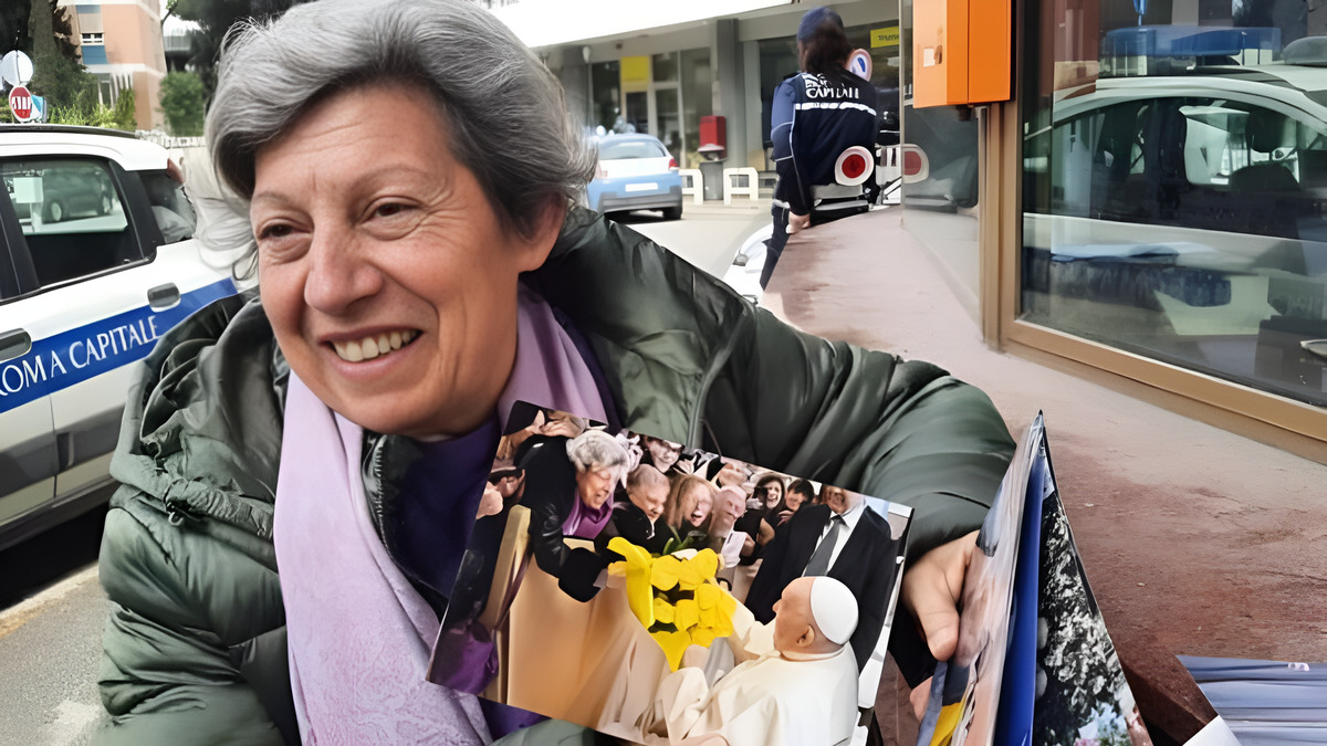 Chi è Carmela Mancuso, la "signora dei fiori gialli" salutata da Papa Francesco 3