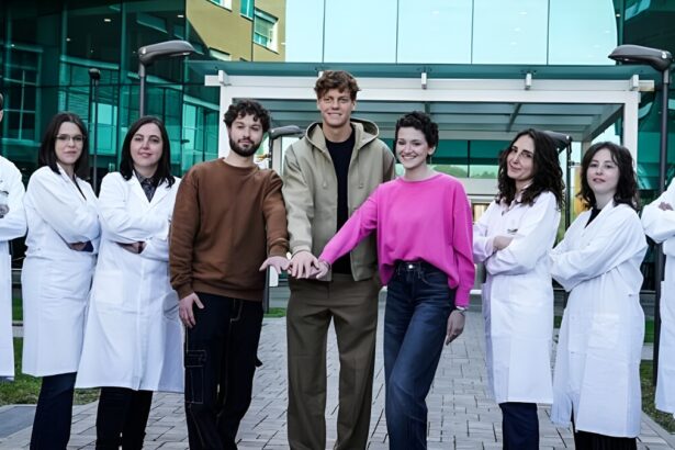 Sinner all'Irccs di Torino prima delle Finals: "Sosteniamo ricerca oncologica" 19