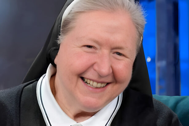 Chi era suor Paola, la conversione, l'impegno nel sociale e l'amore per la Lazio 12