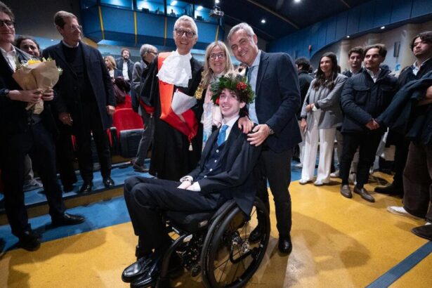 Tetraplegico dopo incidente ai Murazzi, si laurea in Medicina: "Un nuovo inizio" 19