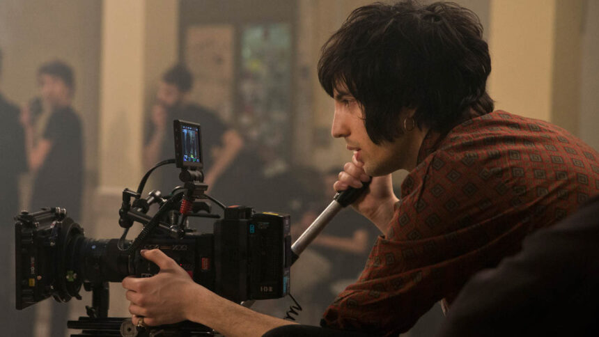 Chi è Tommaso Ottomano, chitarrista di Lucio Corsi e regista dei Maneskin 1