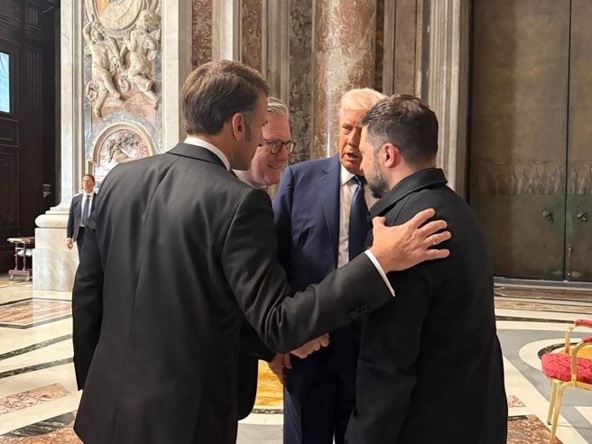 Trump e Zelensky a San Pietro: Macron svela i retroscena dell'incontro storico 3