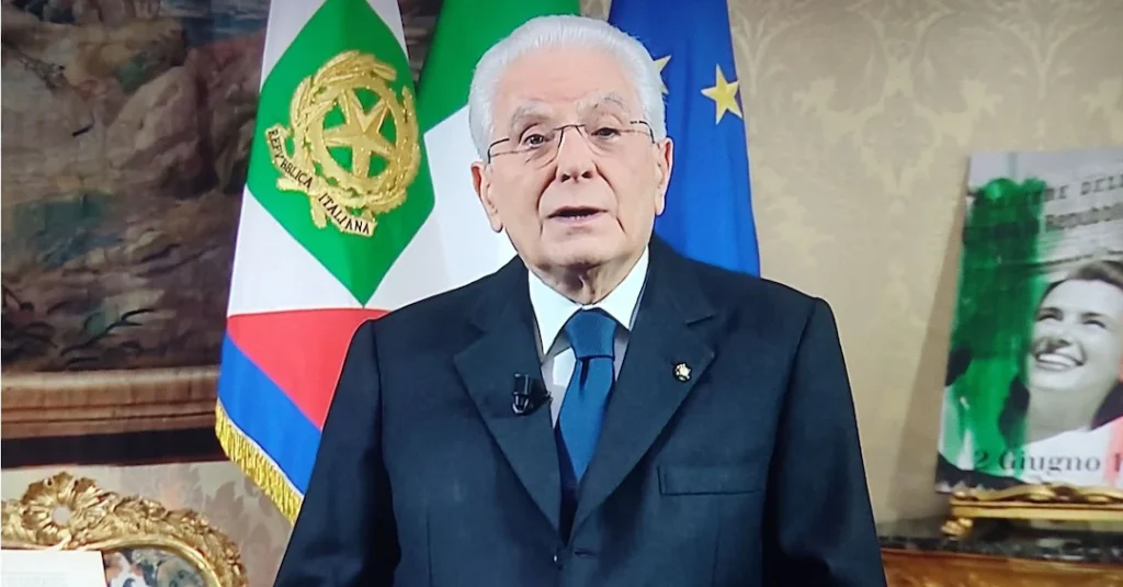 Mattarella elogia l'Italia nel discorso di fine anno: "La Repubblica siamo tutti noi" 4 Mattarella elogia l'Italia nel discorso di fine anno: "La Repubblica siamo tutti noi" 3